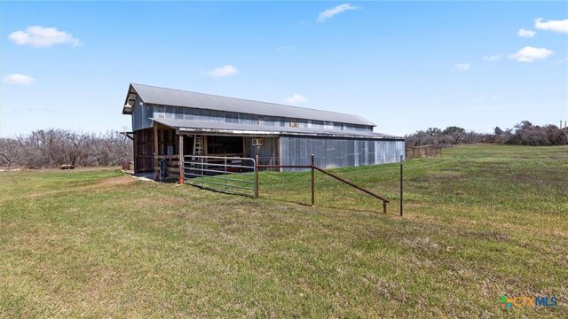 view of outdoor structure with an outbuilding and an exterior structure