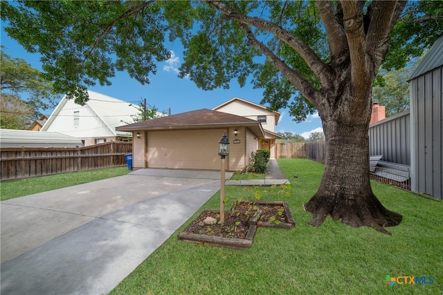 323 E Klein Rd, New Braunfels, TX 78130 - view of front of property with a front lawn