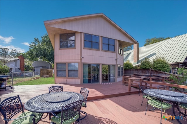 323 E Klein Rd, New Braunfels, TX 78130 - back of property featuring a deck