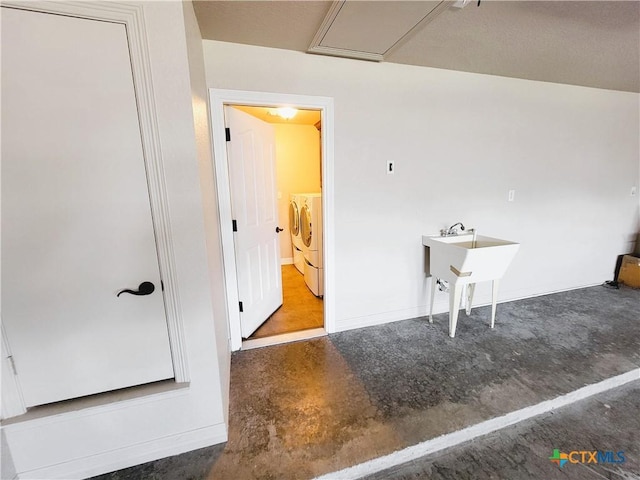 6409 Jovana Dr, Killeen, TX 76542 - kitchen with separate washer and dryer and concrete flooring
