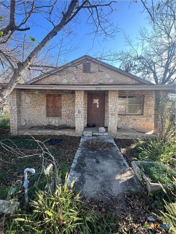 view of front of home with a patio and covered porch