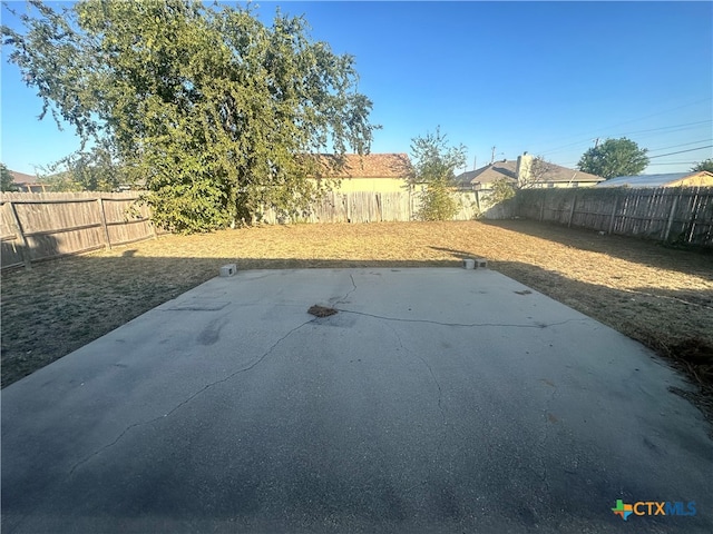 view of yard with a patio area