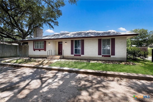 1305 G St, Floresville, TX 78114 - photo 1