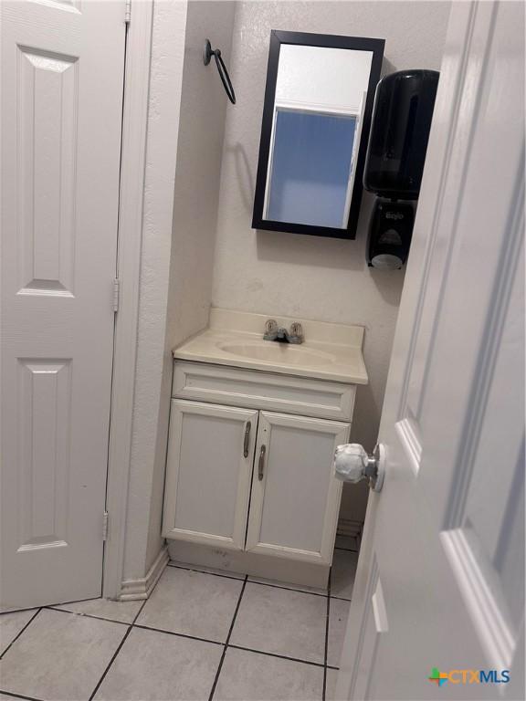 505 S 9th St, Stockdale, TX 78160 - photo 11