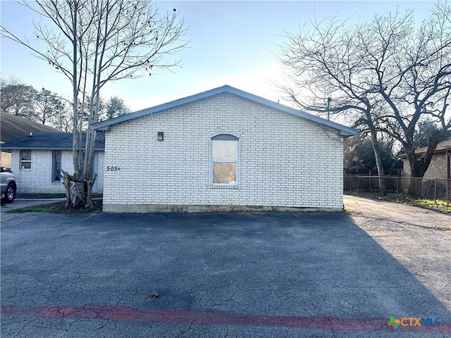 505 S 9th St, Stockdale, TX 78160 - photo 1