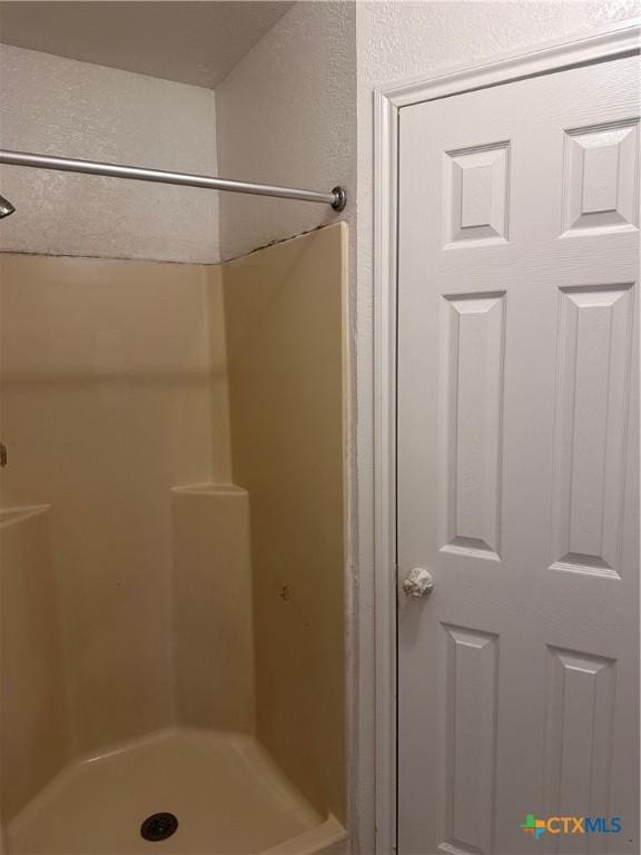 505 S 9th St, Stockdale, TX 78160 - photo 10