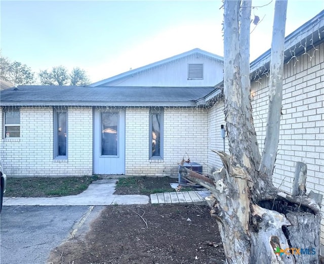 505 S 9th St, Stockdale, TX 78160 - photo 2