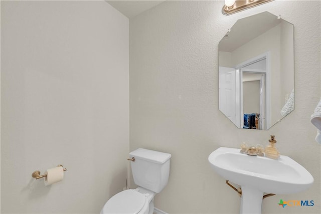 4602 Causeway Ct, Killeen, TX 76549 - half bath with toilet