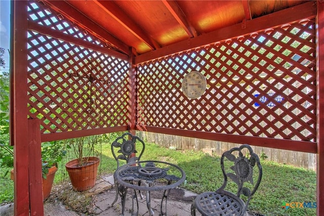 808 E Randall St, Beeville, TX 78102 - view of patio