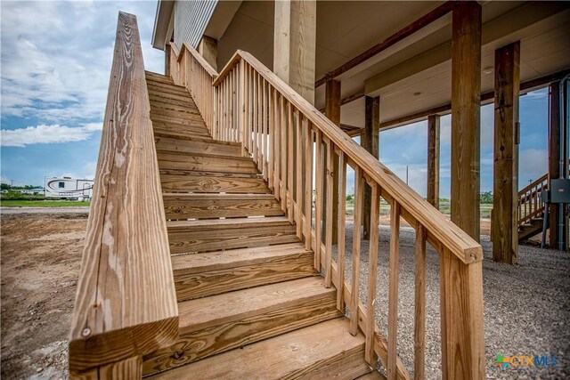 177 Powderhorn Ln, Port Lavaca, TX 77979 - view of stairway