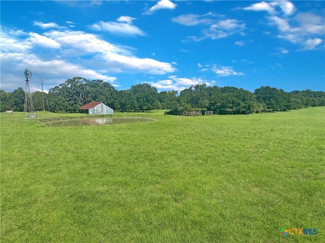2270 Young Ln, Flatonia, TX 78941