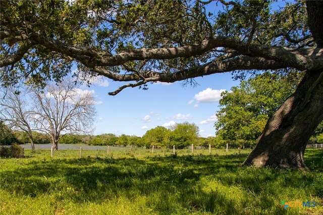 2270 Young Ln, Flatonia, TX 78941