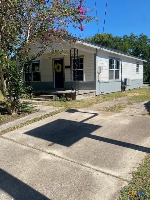 2405 Lone Tree Rd, Victoria, TX 77901 - photo 2