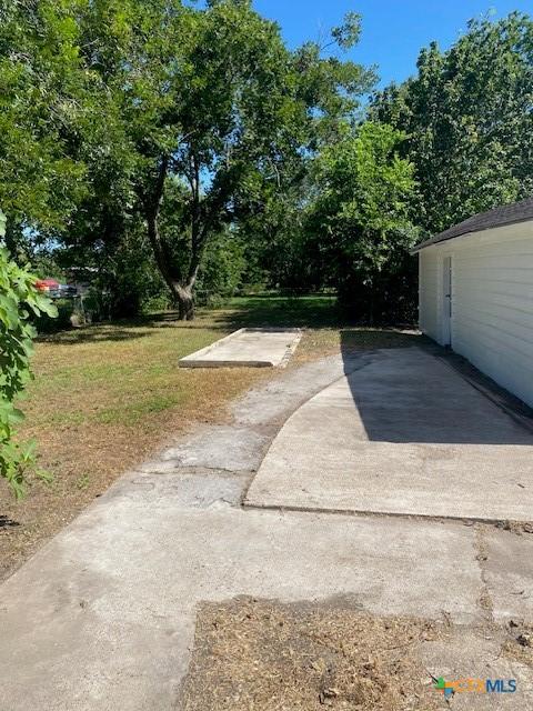 2405 Lone Tree Rd, Victoria, TX 77901 - photo 13
