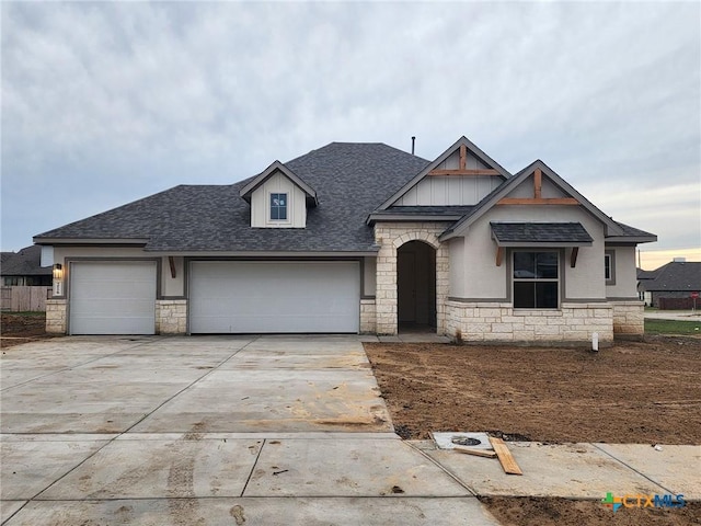 view of front facade with a garage