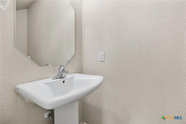 5920 Stonehaven Dr, Temple, TX 76502 - bathroom with a sink