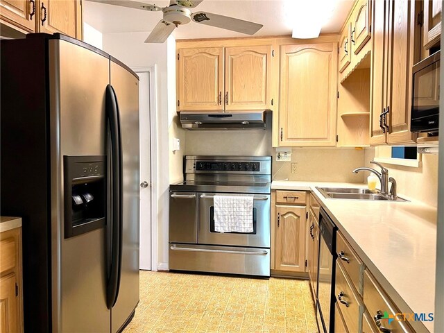 208 Brown St, Edna, TX 77957 - photo 4