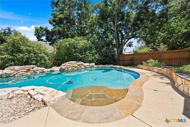 5905 Turtle Creek Trl, Temple, TX 76502 - view of swimming pool