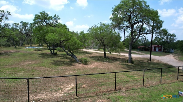 view of yard featuring a rural view