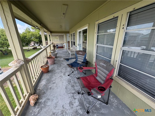 303 E Bay Ave, Seadrift, TX 77983 - photo 4