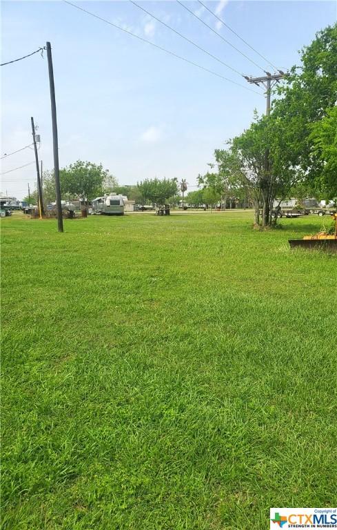 303-309 W Austin Ave, Seadrift, TX 77983 - photo 6