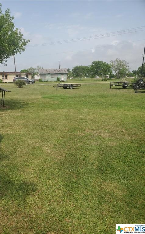 303-309 W Austin Ave, Seadrift, TX 77983 - photo 11