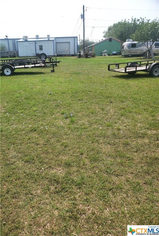 303-309 W Austin Ave, Seadrift, TX 77983 - photo 3