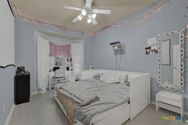 bedroom featuring ceiling fan