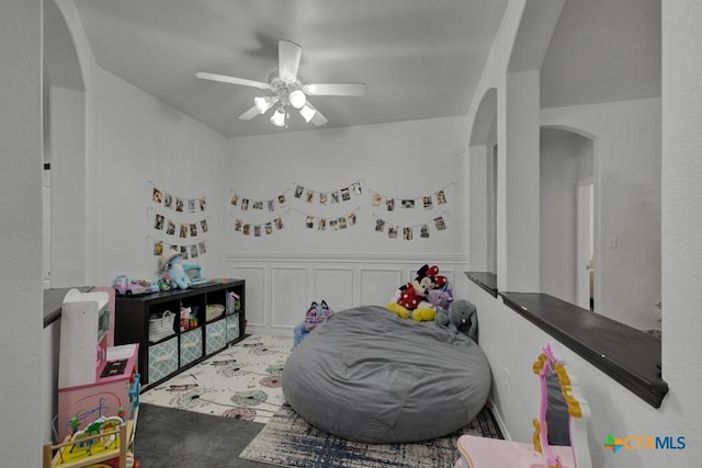 bedroom with ceiling fan