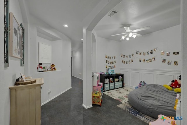 bedroom with ceiling fan