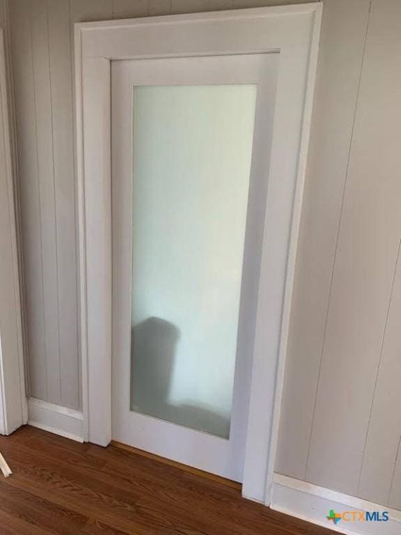 1202 S 7th St, Temple, TX 76504 - detailed view of wood finished floors