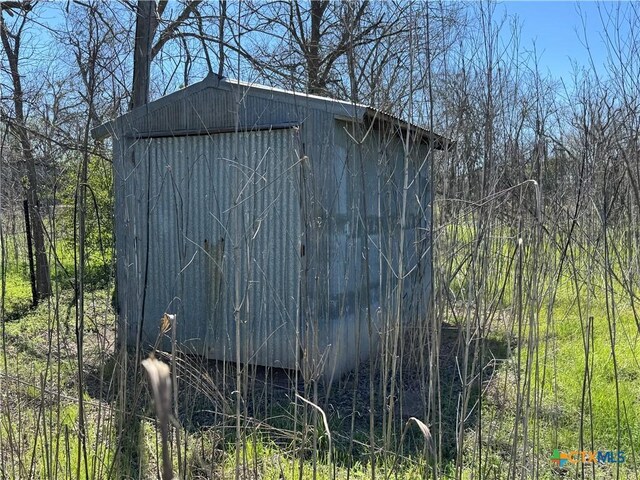 view of outdoor structure with an outdoor structure