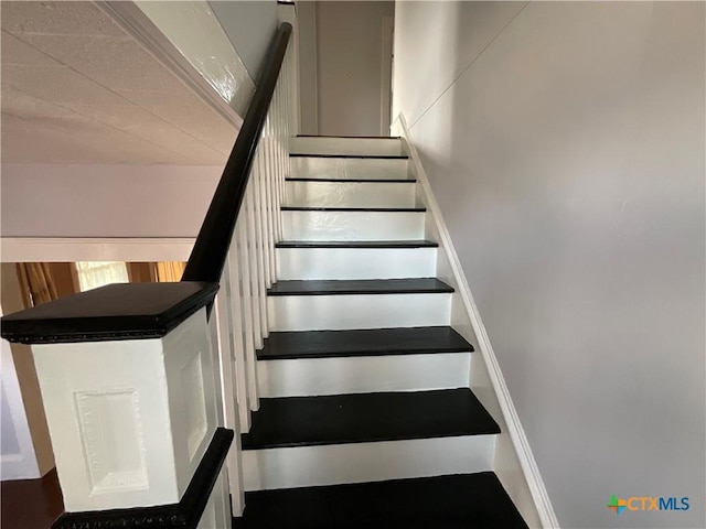 1203 E Third St, Hallettsville, TX 77954 - view of stairway