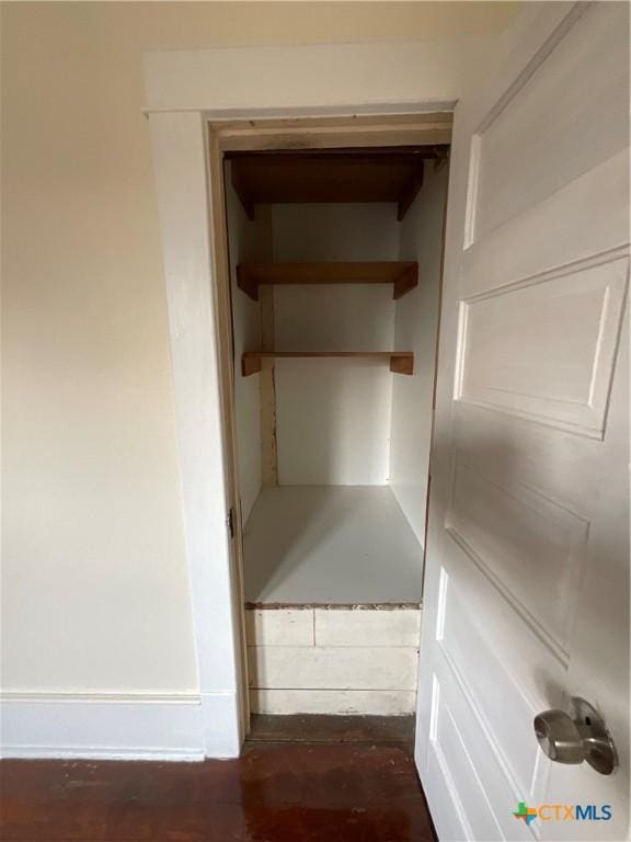 1203 E Third St, Hallettsville, TX 77954 - view of corridor