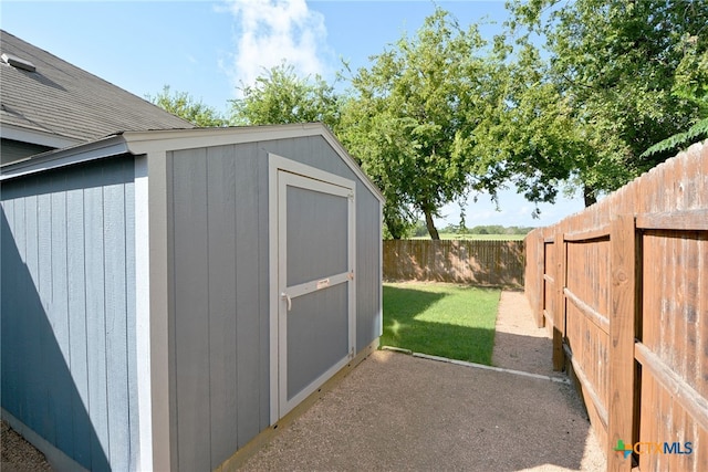 view of outbuilding