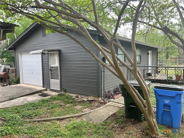 513 N San Marcos St, Seguin, TX 78155 - photo 2