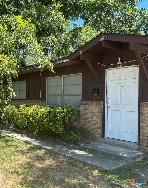 513 N San Marcos St, Seguin, TX 78155 - photo 4