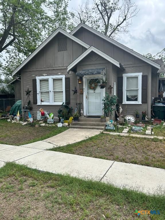 513 N San Marcos St, Seguin, TX 78155 - photo 1