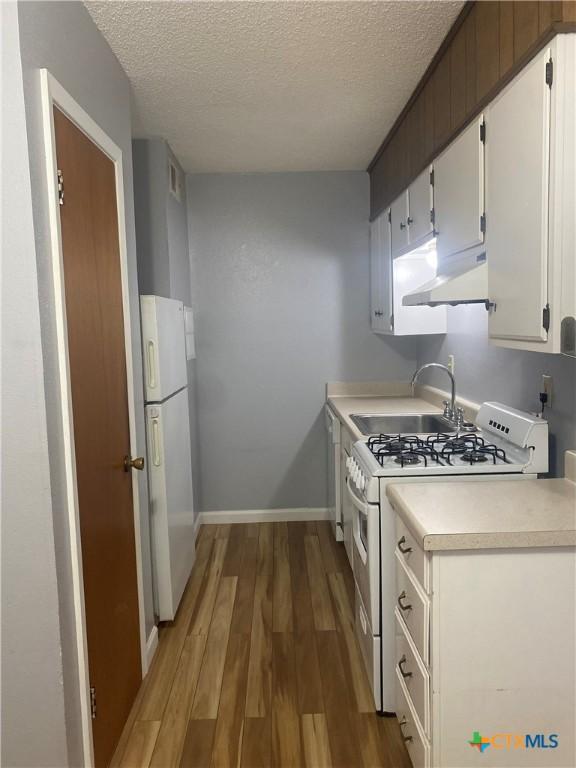 513 N San Marcos St, Seguin, TX 78155 - photo 8
