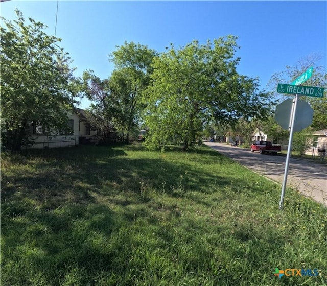 631 E Ireland St, Seguin, TX 78155
