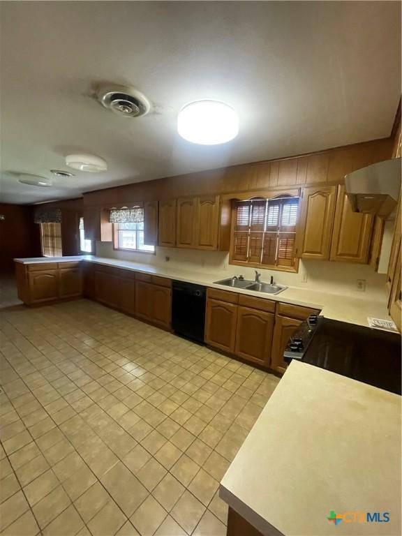 509 W Thomas St, Cuero, TX 77954 - photo 3