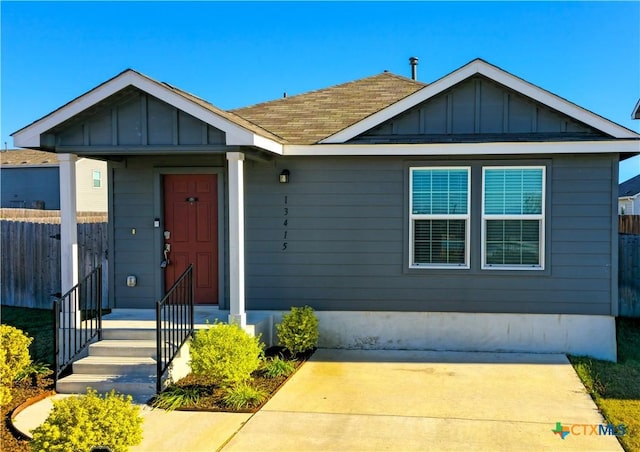 view of front of property