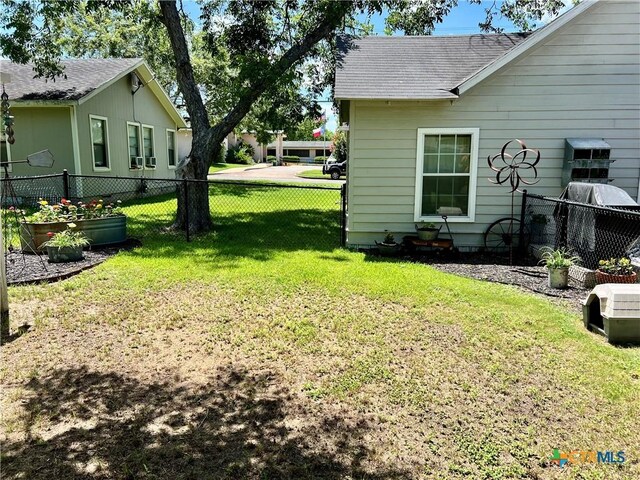 403 E 13th St, Shiner, TX 77984 - photo 33
