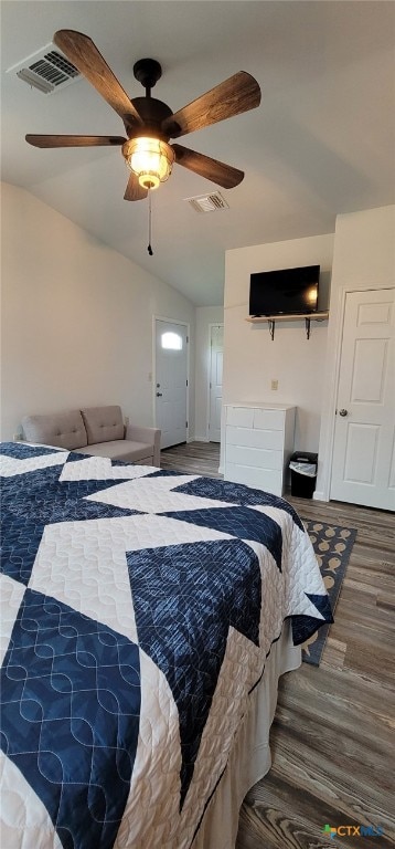 502 S 9th St, Seadrift, TX 77983 - bedroom featuring wood finished floors, ceiling fan, and visible vents