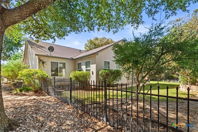 exterior space featuring a yard