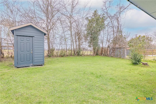 view of yard with a shed