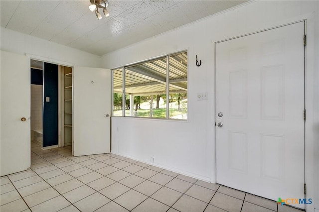 284 Lake Frst, Canyon Lake, TX 78133 - empty room featuring light tile patterned floors