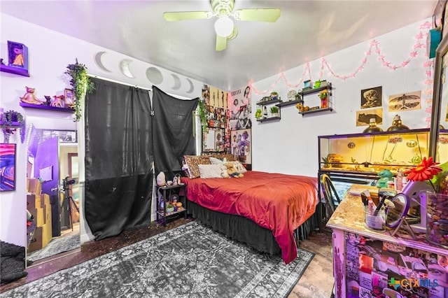 bedroom featuring ceiling fan
