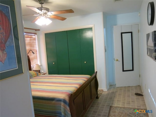 bedroom with ceiling fan