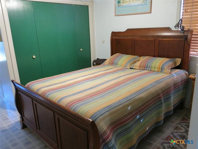 bedroom featuring a closet